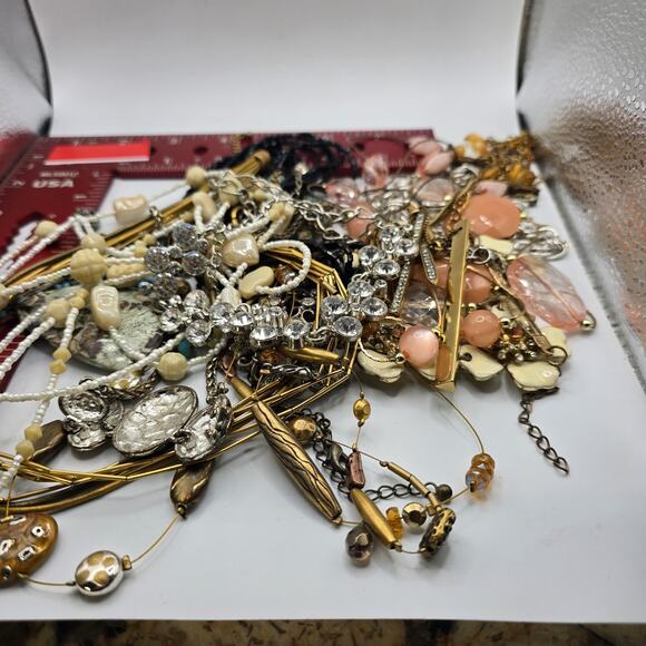 Jewelry Lot Junk Craft Necklaces Mixed Approx 1 Lb Vintage Modern SKU 3084 READ - Picture 5 of 5